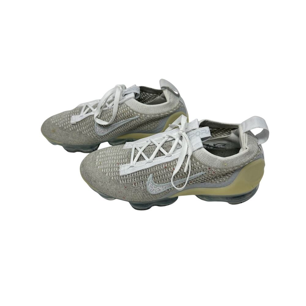 Nike VaporMax 2021 Flyknit White Pure Platinum DC4112-100 Women’s size 7